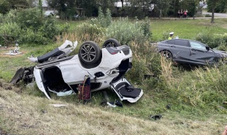 Poważny wypadek na DK 74 w Grudnej – pięć osób trafiło do szpitala, w tym 10-letni chłopiec [Foto, Wideo]
