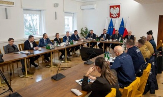 Zakażony ASF dzik znaleziony w powiecie piotrkowskim. Minister rolnictwa: „Nie wykluczamy sabotażu” [Foto]