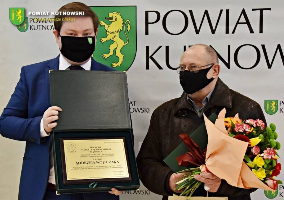 Wręczono Nagrodę Starosty Kutnowskiego. Trafiła ona do Andrzeja Wojtczaka